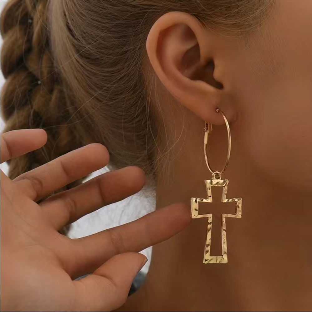 NWT Hammered Golden Cross Hollow Dangle Earrings
